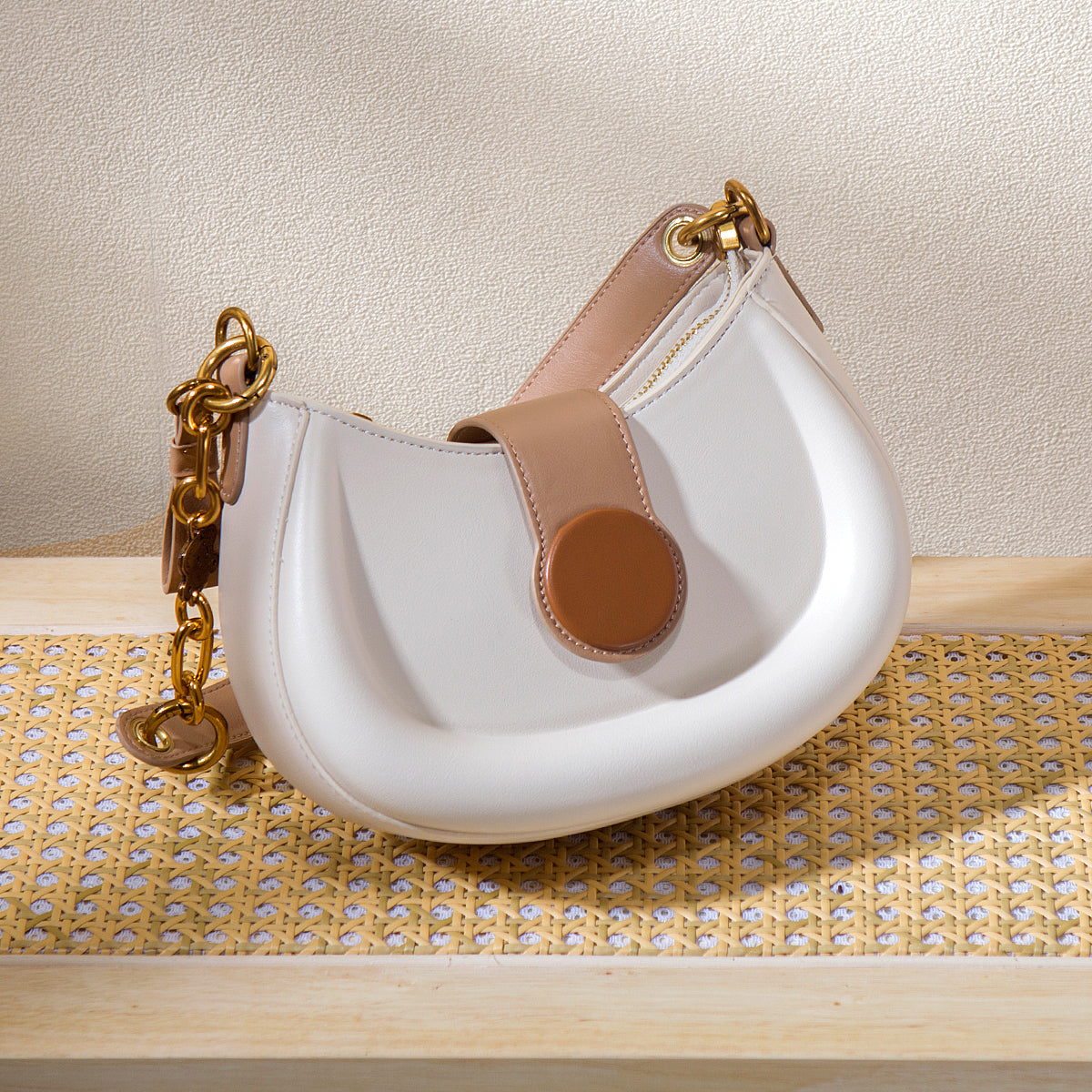 【Leah】Versatile Design: White Shoulder Saddle Bag