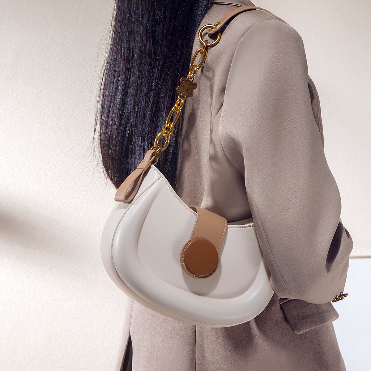 【Leah】Versatile Design: White Shoulder Saddle Bag