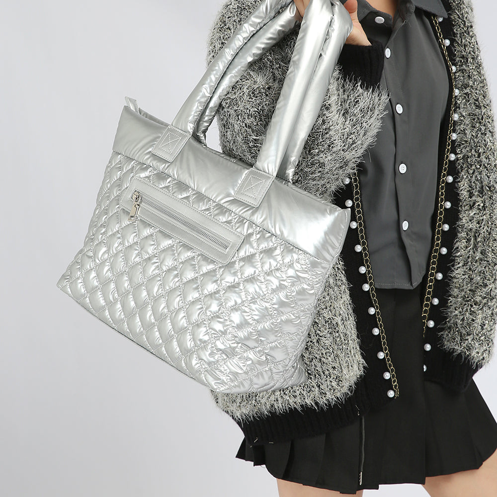 【Leah】Chic Elegance: Spacious Quilted Tote Bag in Classic Chanel Style