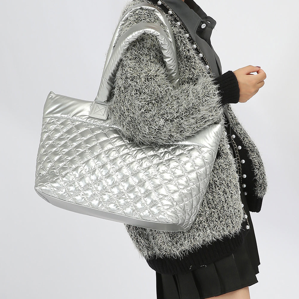 【Leah】Chic Elegance: Spacious Quilted Tote Bag in Classic Chanel Style