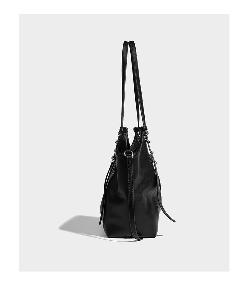 【Leah】Women's black big capacity shoulder bag