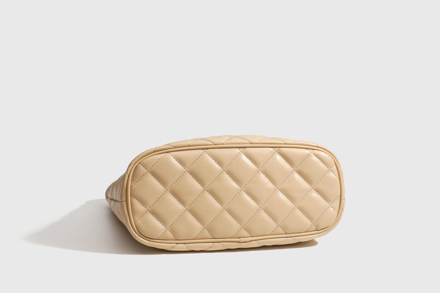 【Leah】Stylish Storage: Spacious Quilted Shoulder Bag for Every Occasion