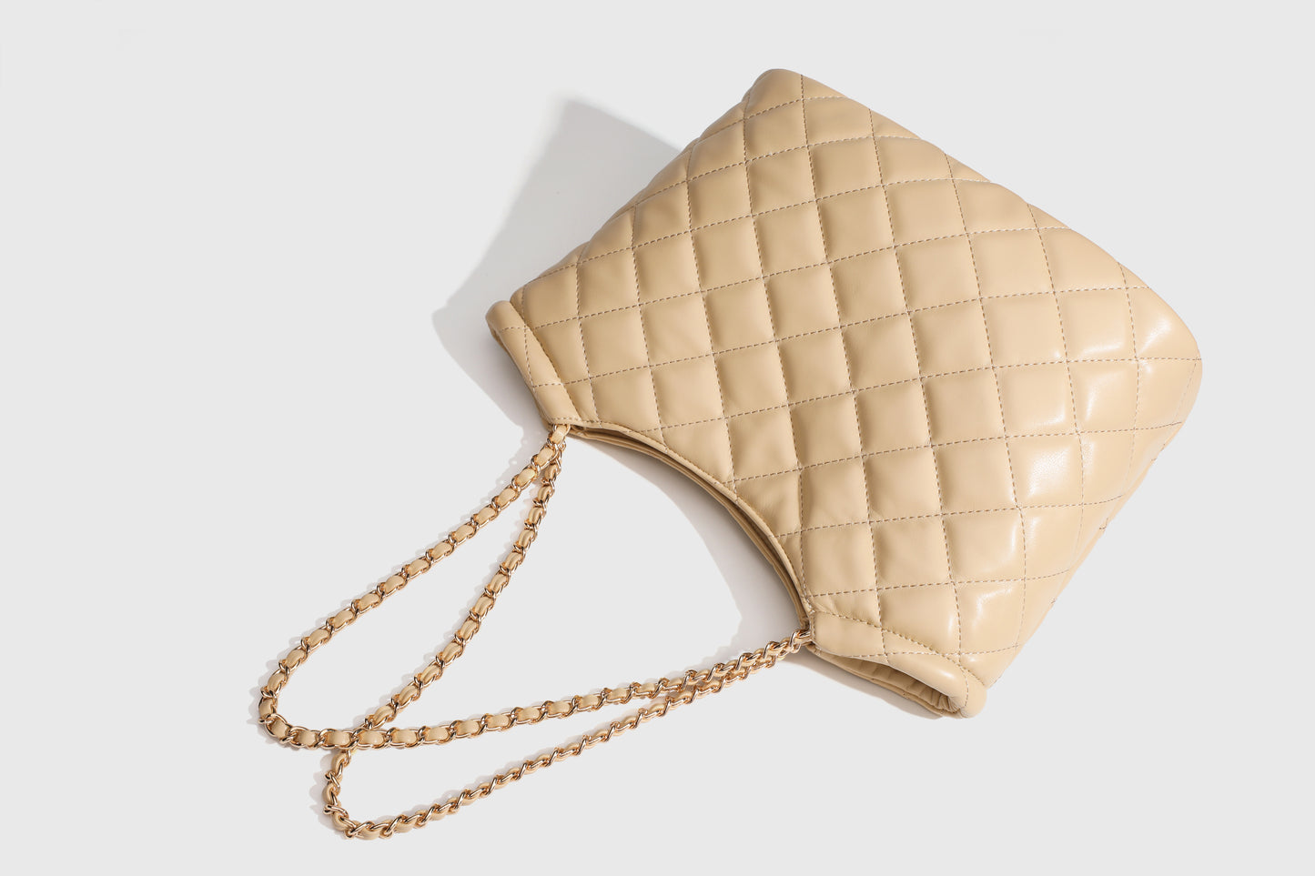 【Leah】Stylish Storage: Spacious Quilted Shoulder Bag for Every Occasion