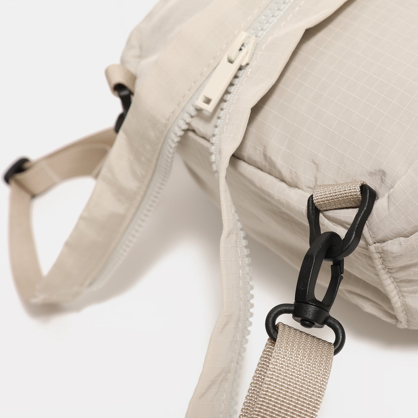 【Leah】Freedom to Roam – Ultra-Light Nylon Backpack